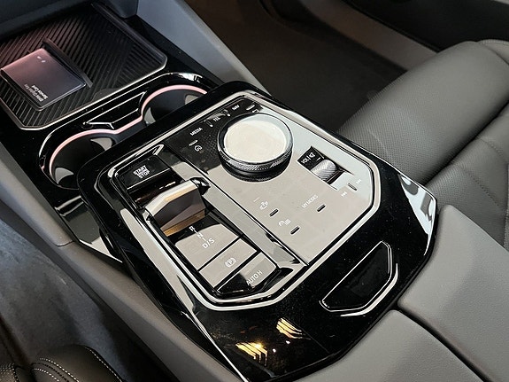 BMW 530e 9 of 15
