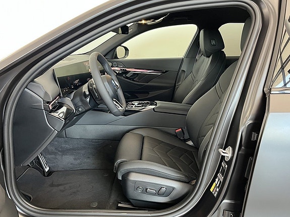 BMW 530e 5 of 15