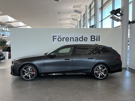 BMW 530e 3 of 15