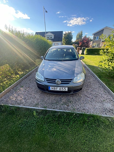 Volkswagen Golf V 2 of 5