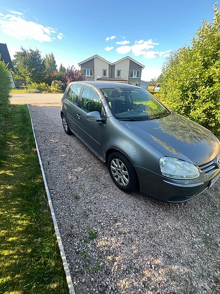 Volkswagen Golf V 4 of 5