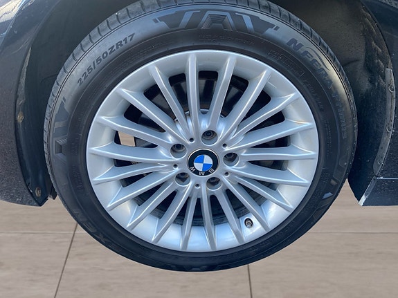 BMW 320d 9 of 15