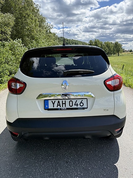 Renault Captur 5 of 16