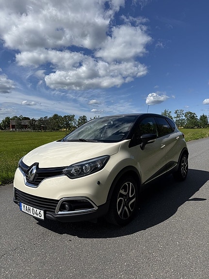 Renault Captur 3 of 16