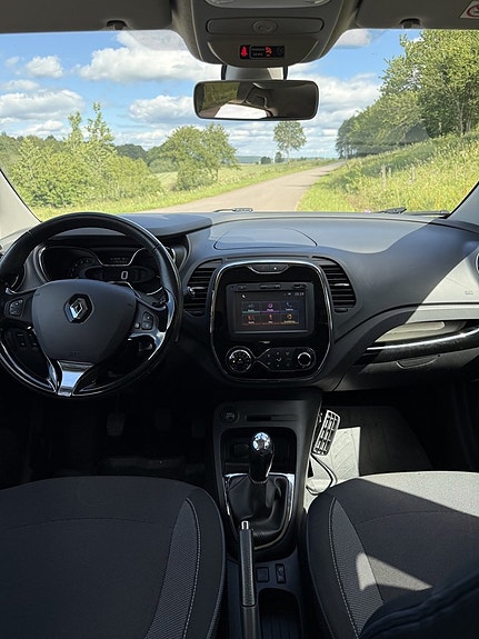 Renault Captur 10 of 16