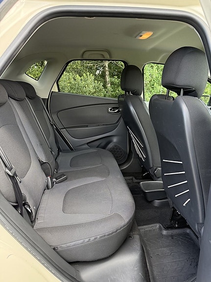 Renault Captur 14 of 16