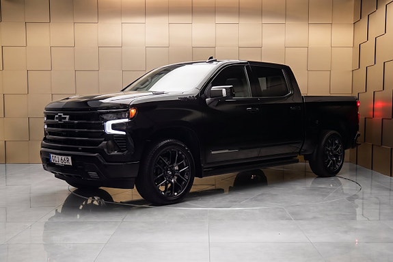Chevrolet Silverado 1500 2 of 29