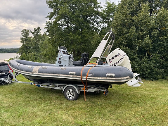 Arimar Scuba X-690 med Evinrude E-Tec 200 hk + BT OVE båtsläp 3 of 4