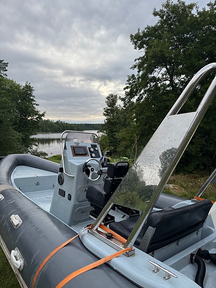 Arimar Scuba X-690 med Evinrude E-Tec 200 hk + BT OVE båtsläp 4 of 4
