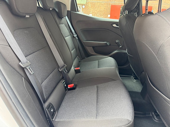 Renault Clio 13 of 26