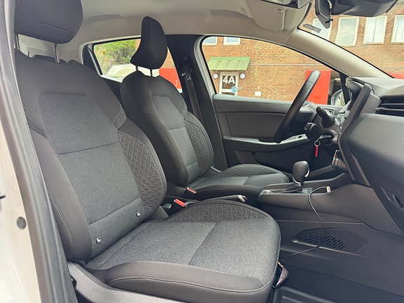 Renault Clio 11 of 26