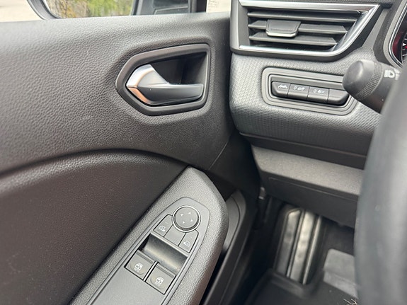Renault Clio 25 of 26