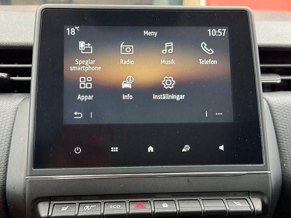 Renault Clio 23 of 26