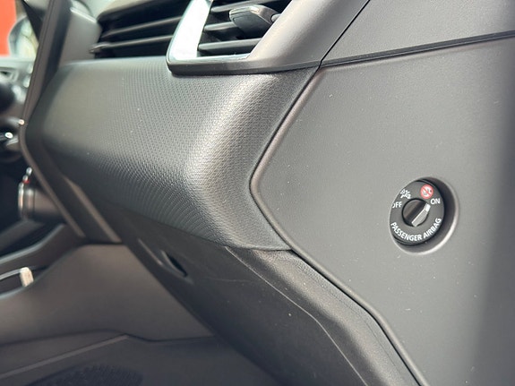 Renault Clio 26 of 26