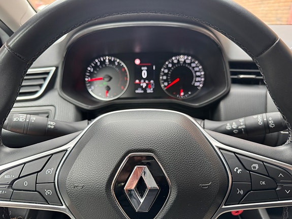 Renault Clio 15 of 26