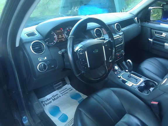 Land Rover Discovery 4 of 6