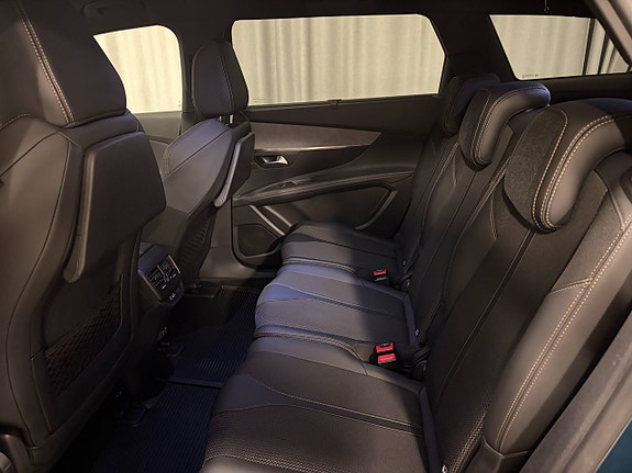 Peugeot 5008 7 of 18