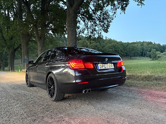 BMW 520d 2 of 5