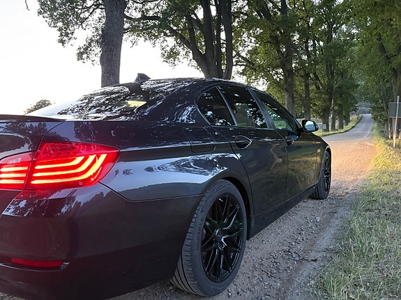 BMW 520d 4 of 5