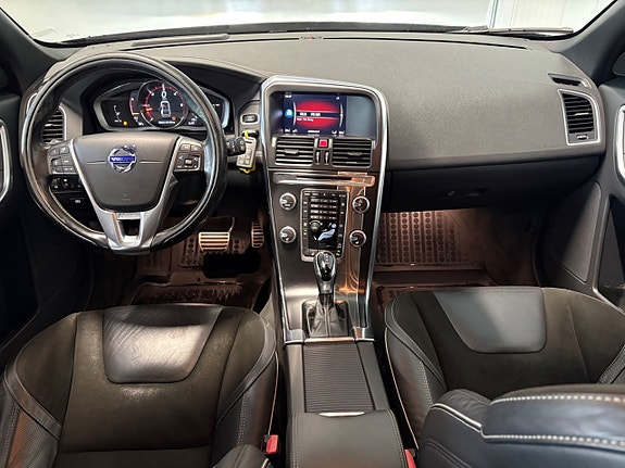 Volvo XC60 11 of 22