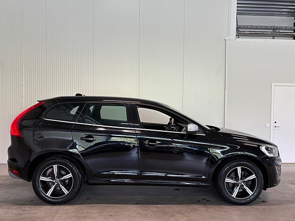 Volvo XC60 2 of 22