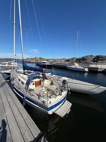 Välvårdad och uppdaterad Hallberg Rassy 29 till salu 3 of 5