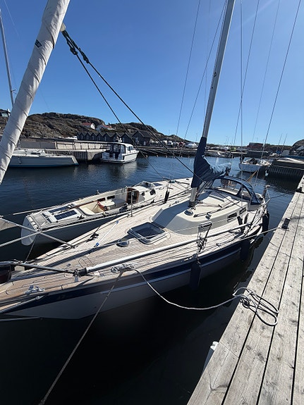Välvårdad och uppdaterad Hallberg Rassy 29 till salu 4 of 5