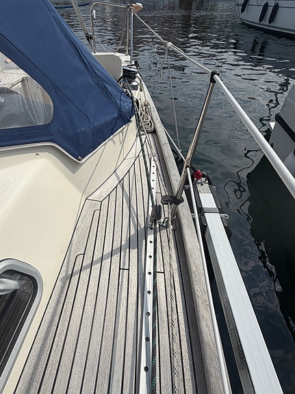 Välvårdad och uppdaterad Hallberg Rassy 29 till salu 12 of 14