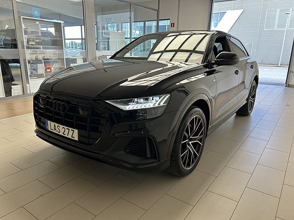 Audi Q8 3 of 27