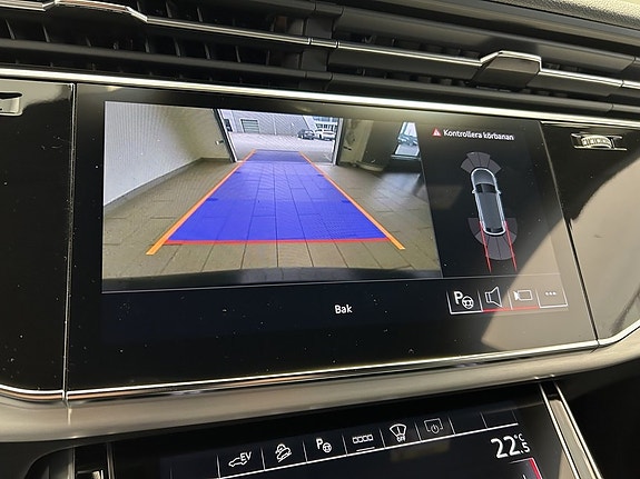 Audi Q8 20 of 27