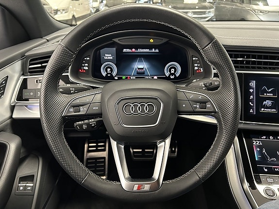Audi Q8 13 of 27
