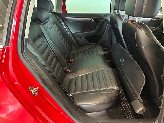 Volkswagen Passat 19 of 20