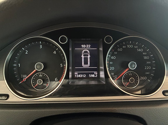 Volkswagen Passat 15 of 20