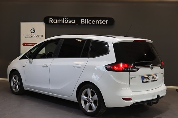 Opel Zafira Tourer 12 of 24