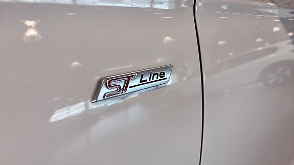 Ford Mondeo 10 of 19