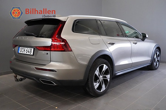 Volvo V60 Cross Country 4 of 28
