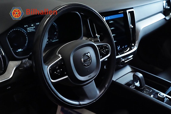 Volvo V60 Cross Country 7 of 28