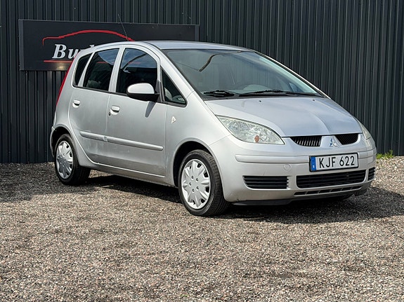 Mitsubishi Colt 4 of 9