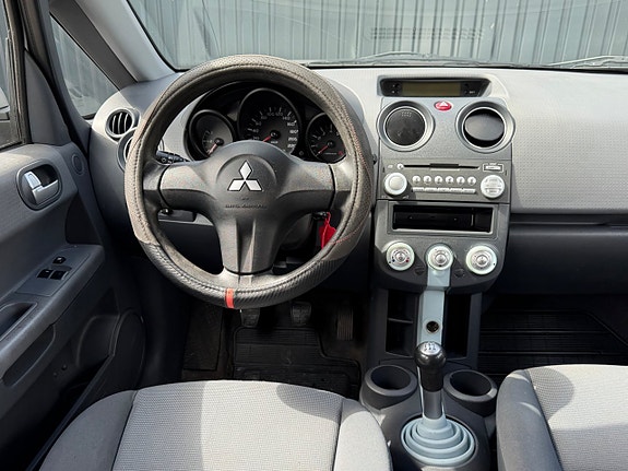 Mitsubishi Colt 8 of 9