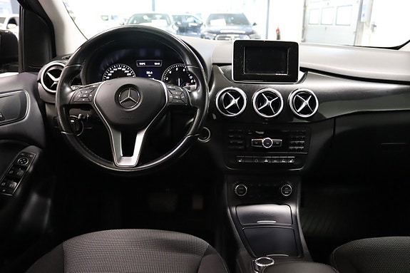 Mercedes-Benz B180 11 of 21