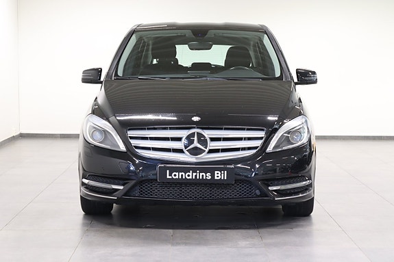 Mercedes-Benz B180 2 of 21