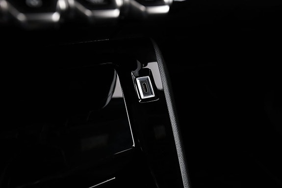 Peugeot 2008 27 of 30