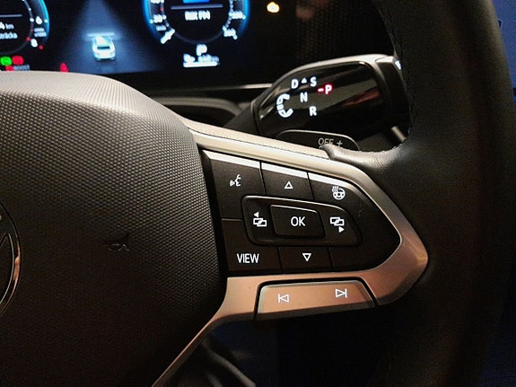 Volkswagen Passat 14 of 17