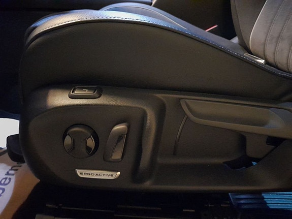 Volkswagen Passat 15 of 17