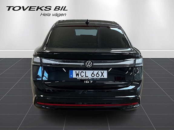 Volkswagen ID.7 4 of 16
