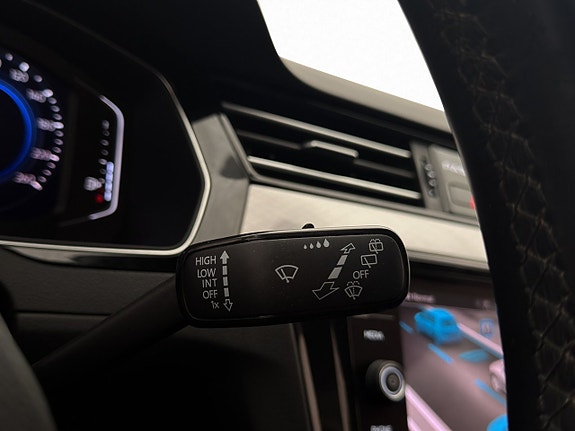 Volkswagen Passat 17 of 30