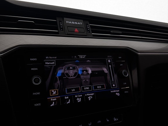 Volkswagen Passat 24 of 30