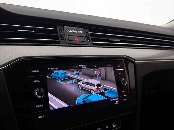 Volkswagen Passat 25 of 30