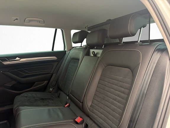 Volkswagen Passat 30 of 30