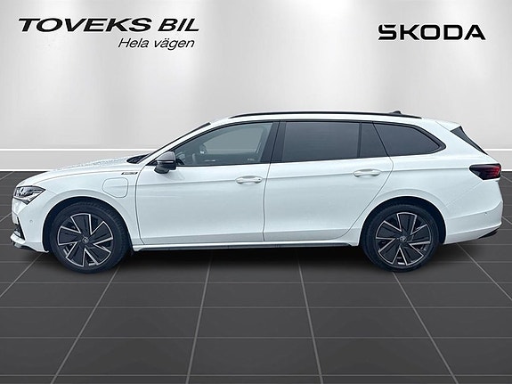 Skoda Superb 6 of 27